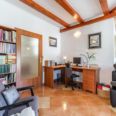 Guest House Barbara Nerezisca ภายนอก รูปภาพ